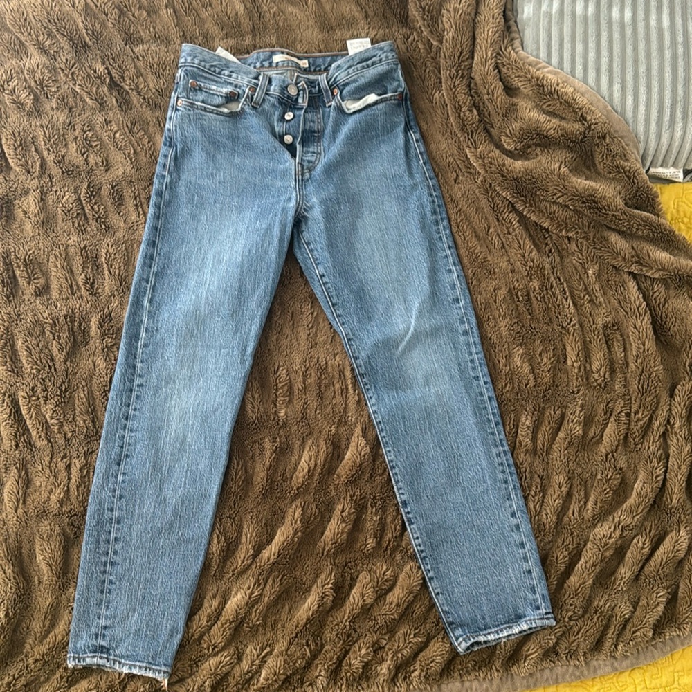 Levi’s Wedgie Cut - Size 28
